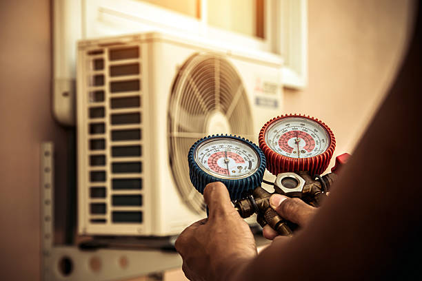 Professional Ductwork Repair technician working in Globe, AZ